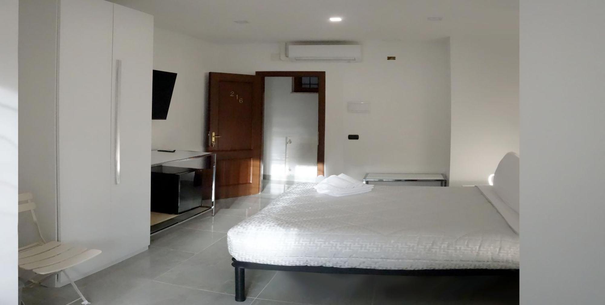 فيوميتشينو La Fiera Guesthouse المظهر الخارجي الصورة